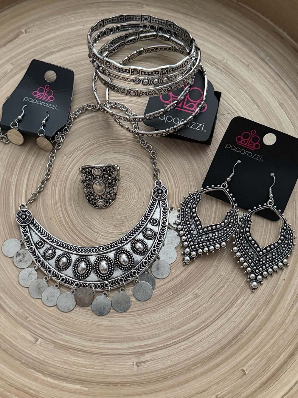 Vintage SS-1119 Paparazzi Silver Jewelry Set